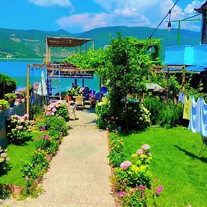 Nocleg ze śniadaniem Erda Lakeside, Lini